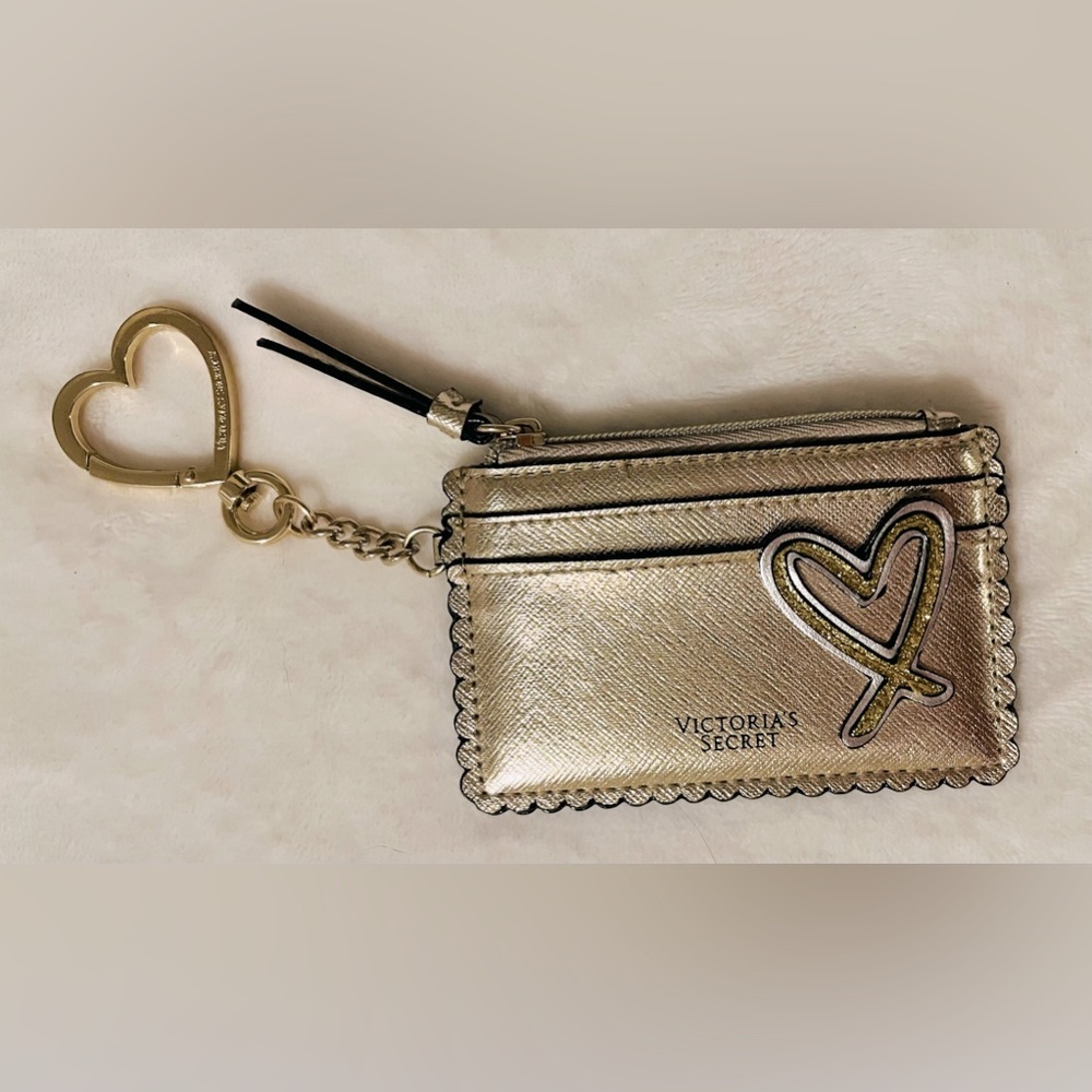 💓VICTORIA’S SECRET Card Case Keychain. Gold.